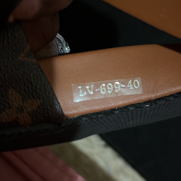 Matching purse and shoes - Picture 4 of 7